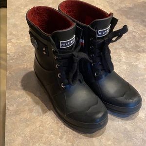 Leather Tommy Hilfiger boots. Size 6!